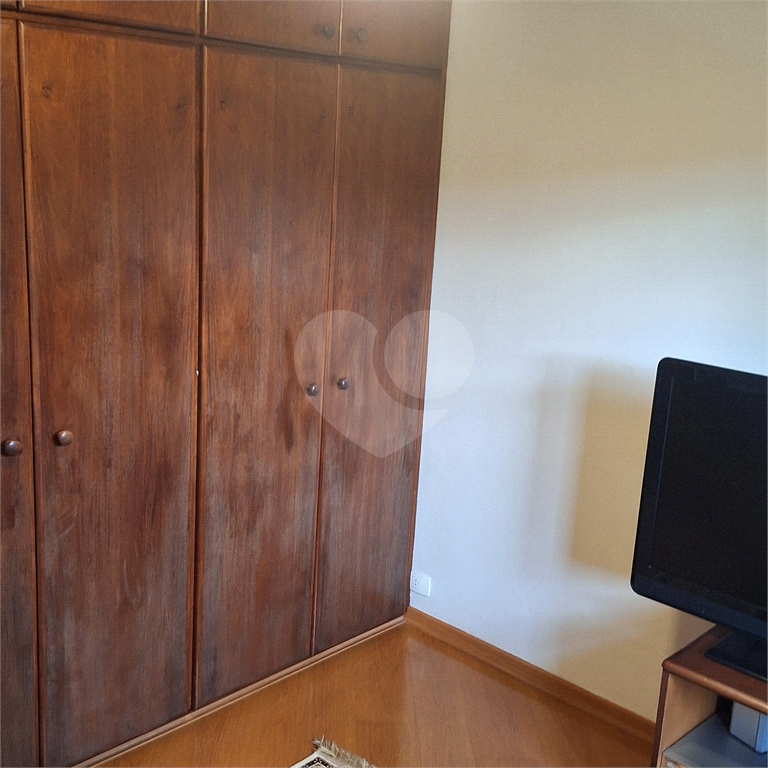 Amplo Sobrado com 04 dormitórios sendo 01 suíte master com closet proximo a entrada da Anhanguera com todo acesso as principais vias de SP.