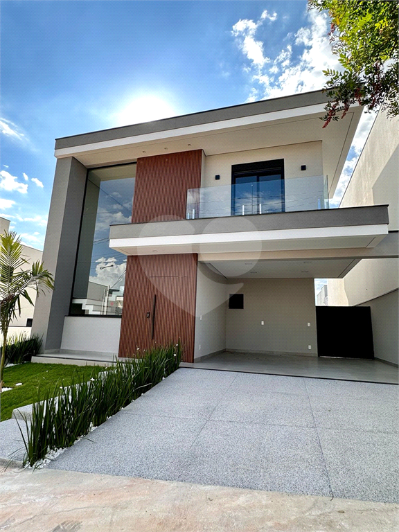 Casa de Condomínio à venda com 3 quartos, 200m² - Foto 1