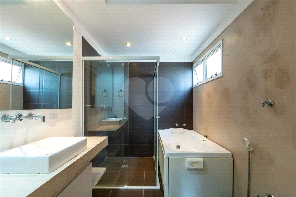 Apartamento para venda em Itaim Bibi 187m² - PORTEIRA FECHADA