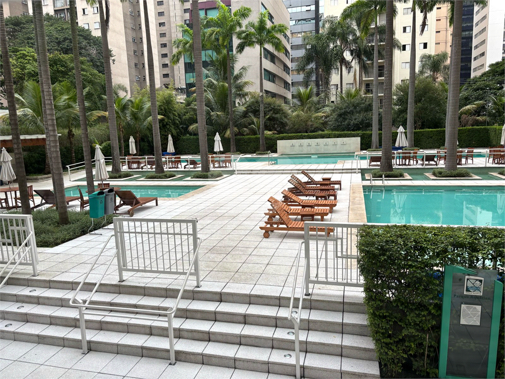 Apartamento com 3 suites, todo mobiliado, pronto para morar