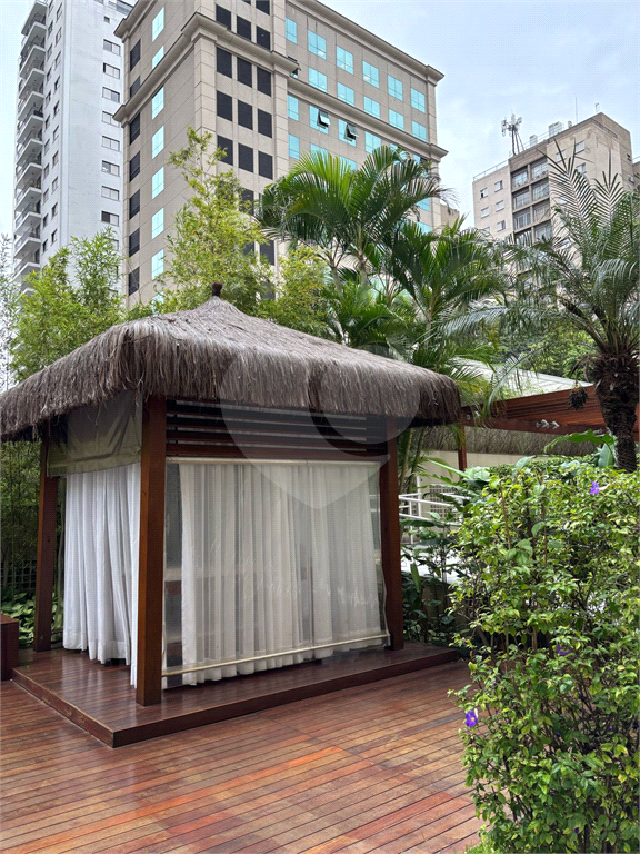 Apartamento com 3 suites, todo mobiliado, pronto para morar