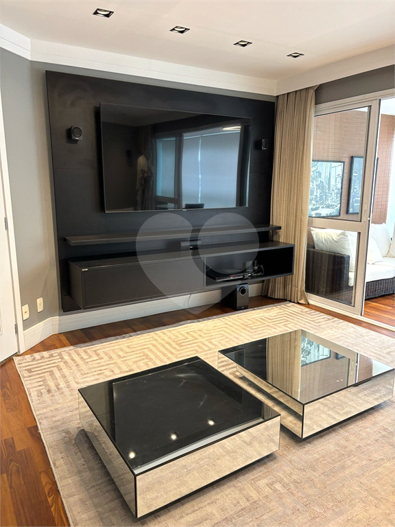 Apartamento com 3 suites, todo mobiliado, pronto para morar