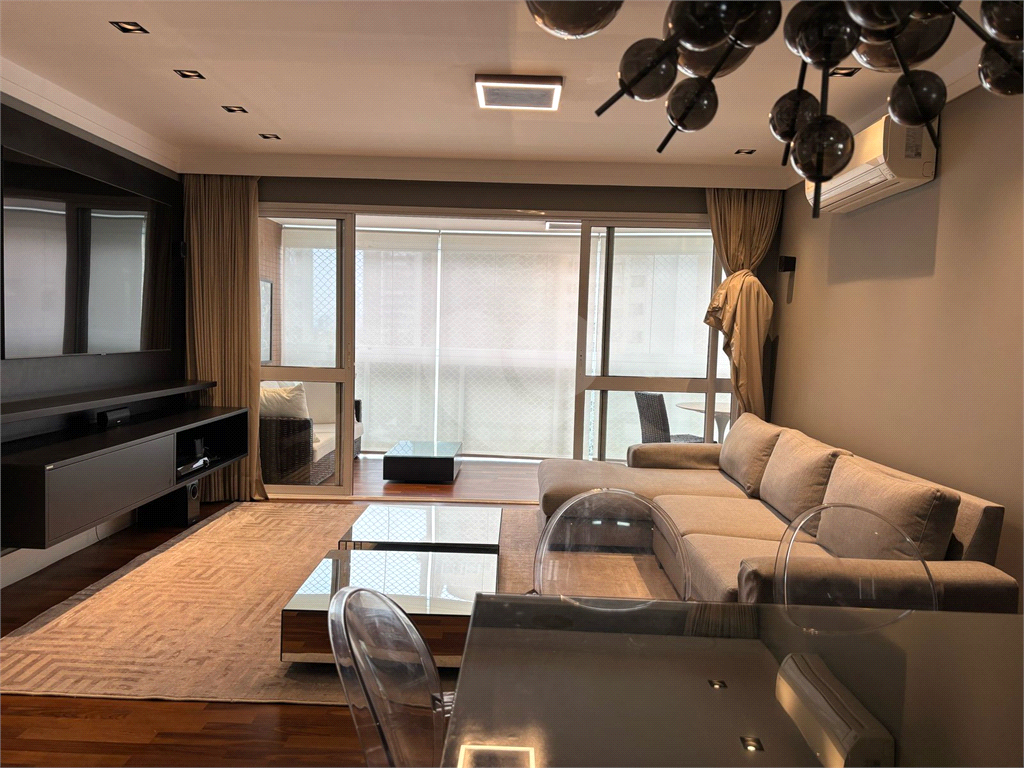 Apartamento com 3 suites, todo mobiliado, pronto para morar
