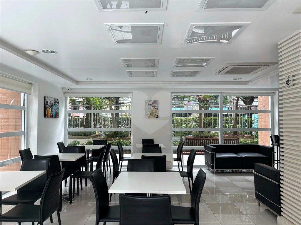 Apartamento com 3 suites, todo mobiliado, pronto para morar