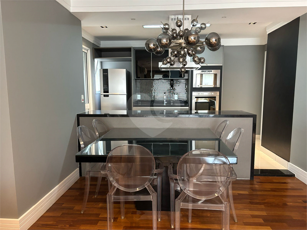 Apartamento com 3 suites, todo mobiliado, pronto para morar