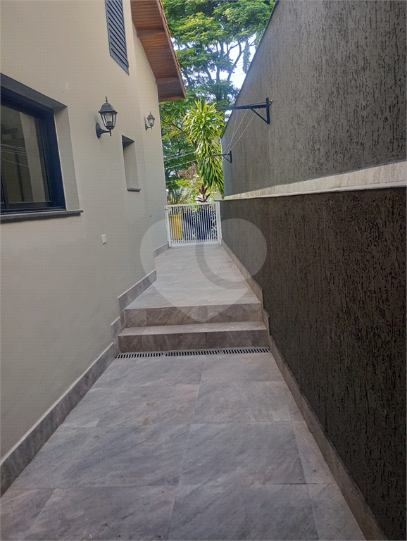 SOBRADO em SANTANA DE PARNAÍBA