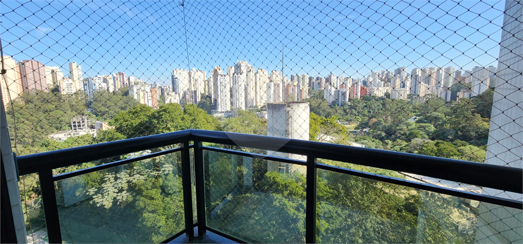 APARTAMENTO em PANAMBY