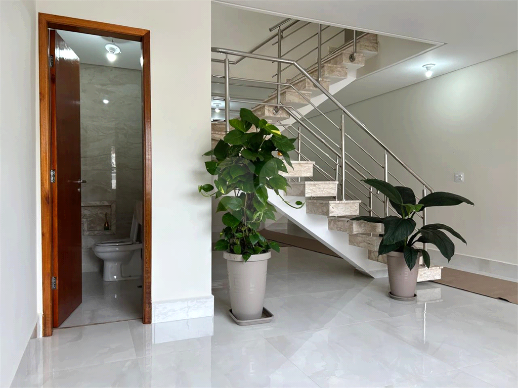 Casa à venda Nova Santana – 147m², 3 dormitórios, 4 banheiros e 2 vagas