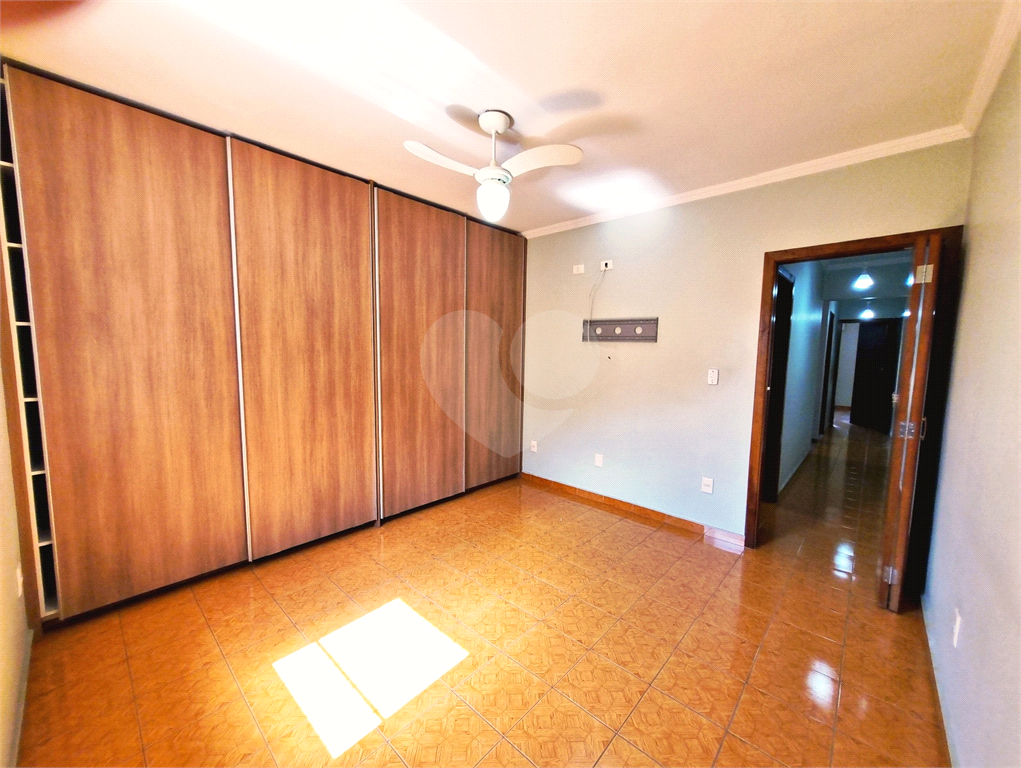 VENDA - Sobrado com 144m² | 3 dormitórios (1 suíte) | 2 vagas | Terraço Amplo e Pronto para Morar no Jardim Guança 