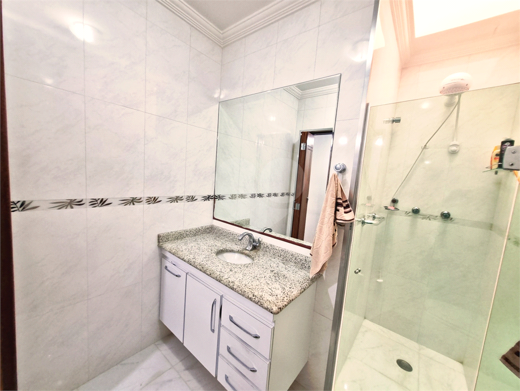 VENDA - Sobrado com 144m² | 3 dormitórios (1 suíte) | 2 vagas | Terraço Amplo e Pronto para Morar no Jardim Guança 