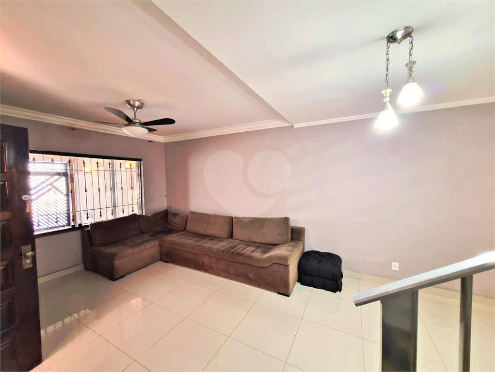 VENDA - Sobrado com 144m² | 3 dormitórios (1 suíte) | 2 vagas | Terraço Amplo e Pronto para Morar no Jardim Guança 