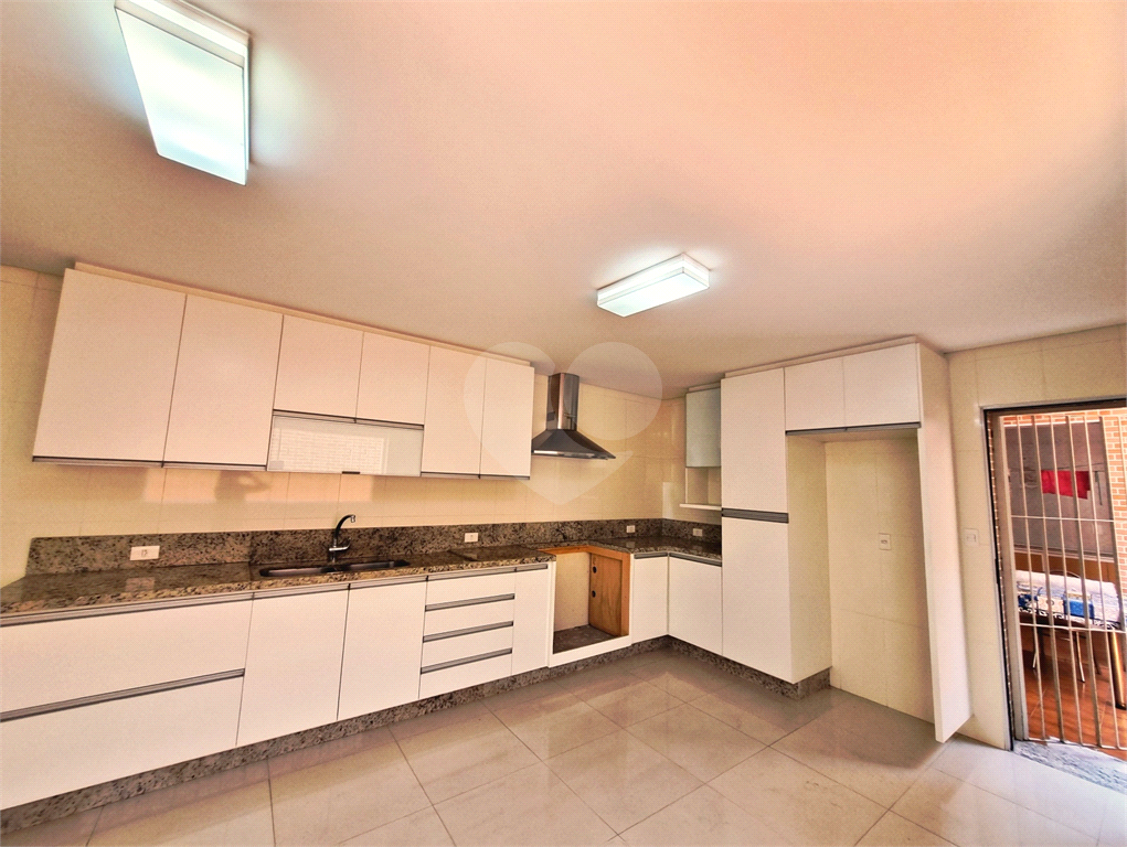 VENDA - Sobrado com 144m² | 3 dormitórios (1 suíte) | 2 vagas | Terraço Amplo e Pronto para Morar no Jardim Guança 