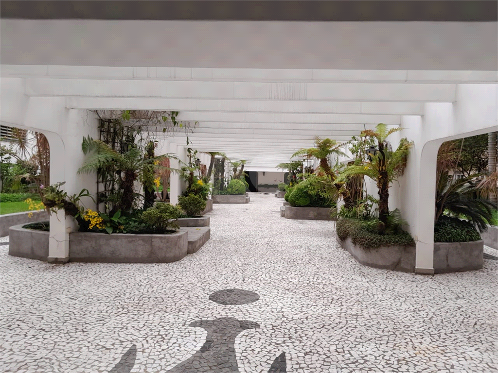 APARTAMENTO em HIGIENÓPOLIS