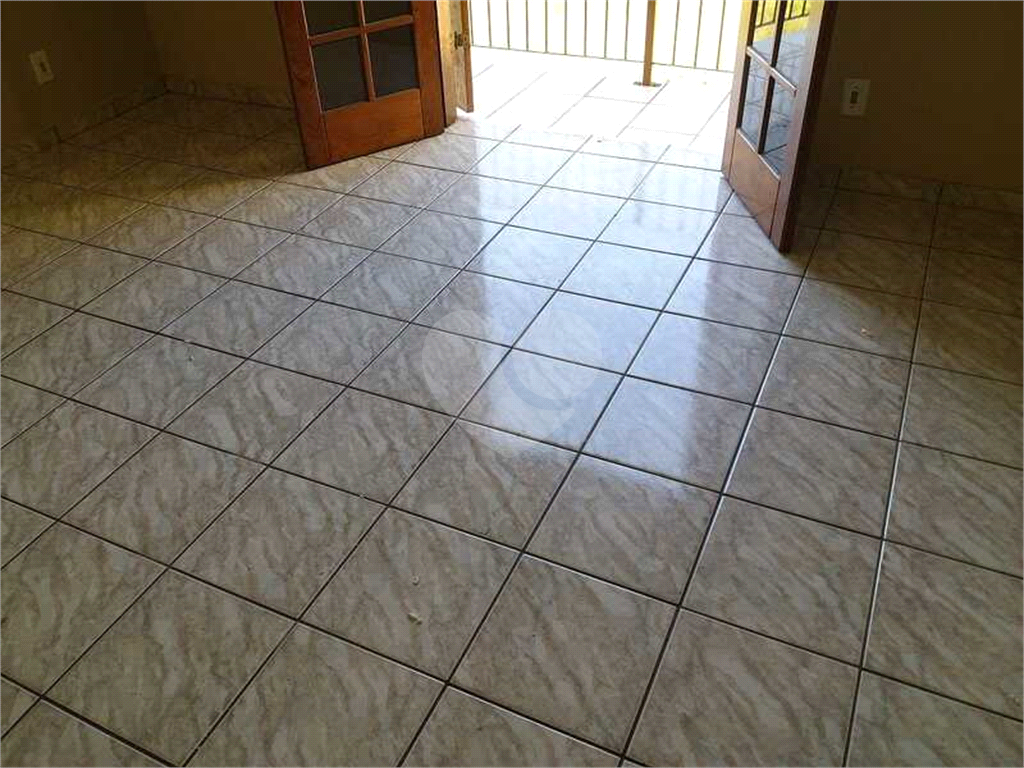Casa à venda com 3 quartos, 210m² - Foto 4