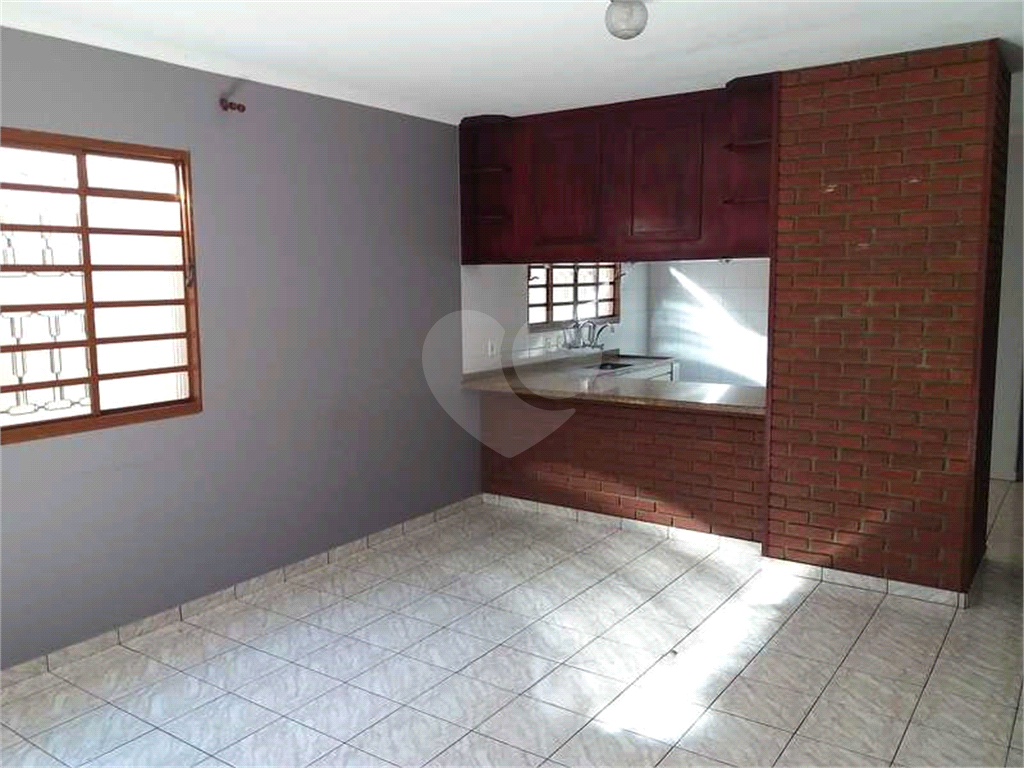 Casa à venda com 3 quartos, 210m² - Foto 6