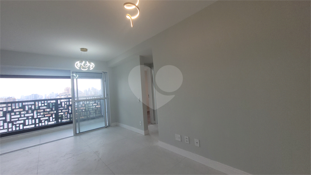 Apartamento para alugar. Jardim São Paulo. 2 dormitórios, sacada.