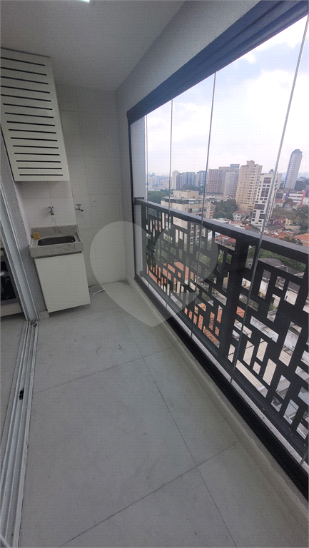 Apartamento para alugar. Jardim São Paulo. 2 dormitórios, sacada.
