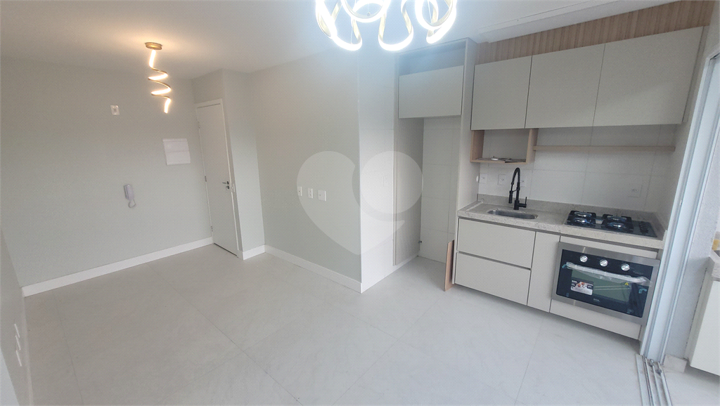 Apartamento para alugar. Jardim São Paulo. 2 dormitórios, sacada.