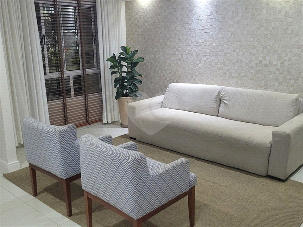 APARTAMENTO em TREMEMBÉ