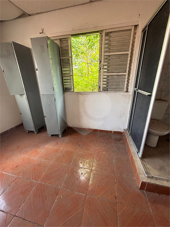 Sobrado com 10 salas, 4 vagas em excelente localização em Santana