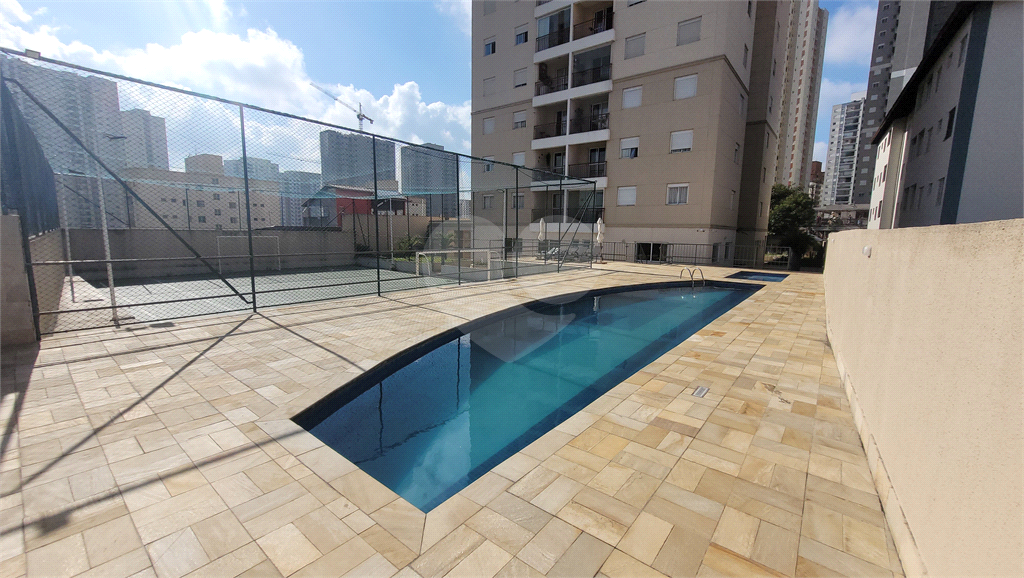 Apartamento a venda. Picanço. 3 quartos (1 suíte), sacada, cozinha americana. 2 vagas