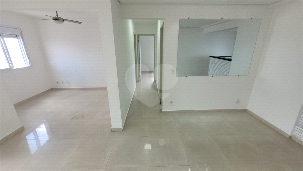 Apartamento a venda. Picanço. 3 quartos (1 suíte), sacada, cozinha americana. 2 vagas