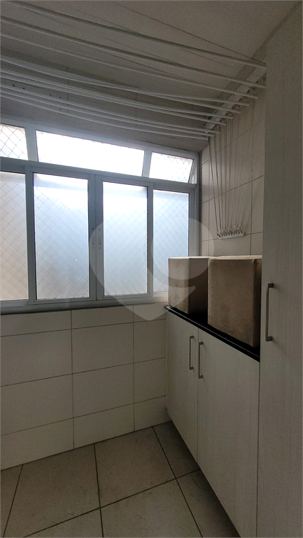 Apartamento a venda. Picanço. 3 quartos (1 suíte), sacada, cozinha americana. 2 vagas