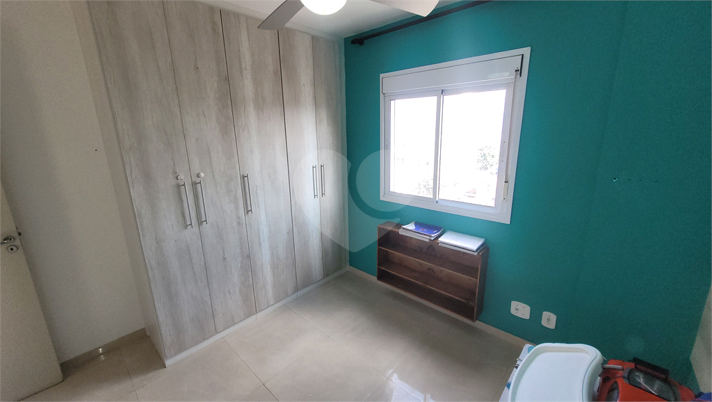 Apartamento a venda. Picanço. 3 quartos (1 suíte), sacada, cozinha americana. 2 vagas