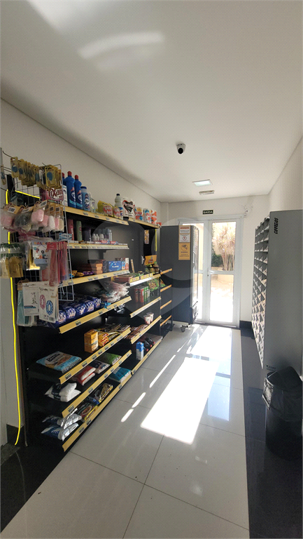Apartamento a venda. Picanço. 3 quartos (1 suíte), sacada, cozinha americana. 2 vagas