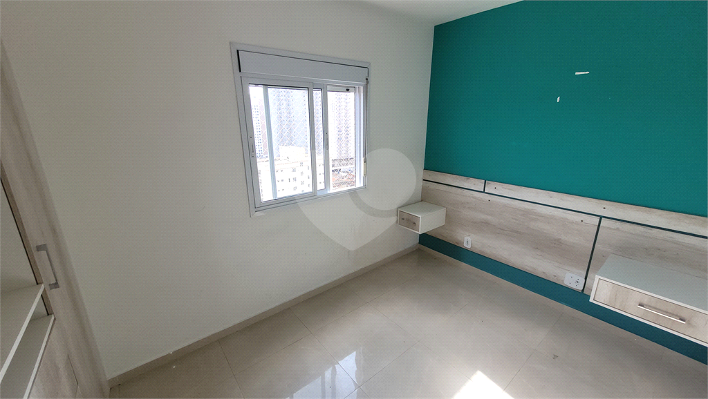 Apartamento a venda. Picanço. 3 quartos (1 suíte), sacada, cozinha americana. 2 vagas