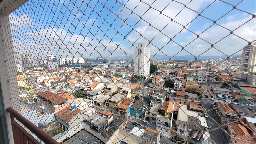 Apartamento a venda. Picanço. 3 quartos (1 suíte), sacada, cozinha americana. 2 vagas