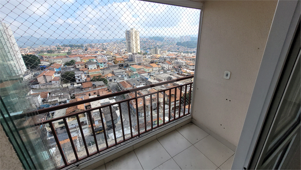 Apartamento a venda. Picanço. 3 quartos (1 suíte), sacada, cozinha americana. 2 vagas