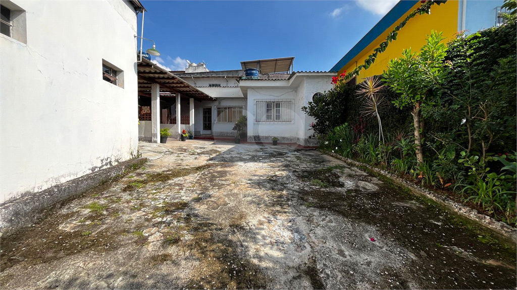 Oportunidade para Investidores – Casa Térrea com Espaço Comercial na Frente
