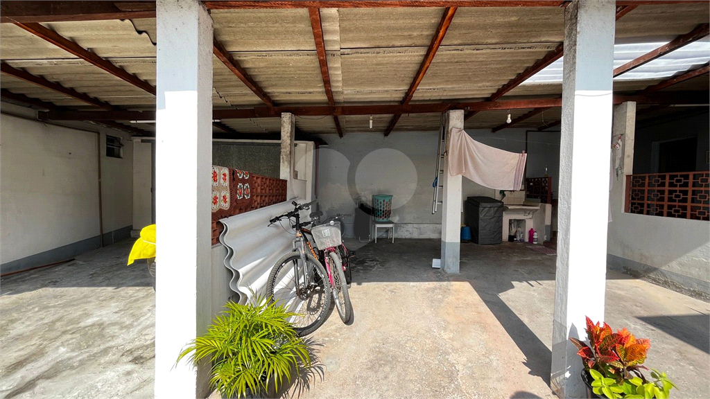 Oportunidade para Investidores – Casa Térrea com Espaço Comercial na Frente
