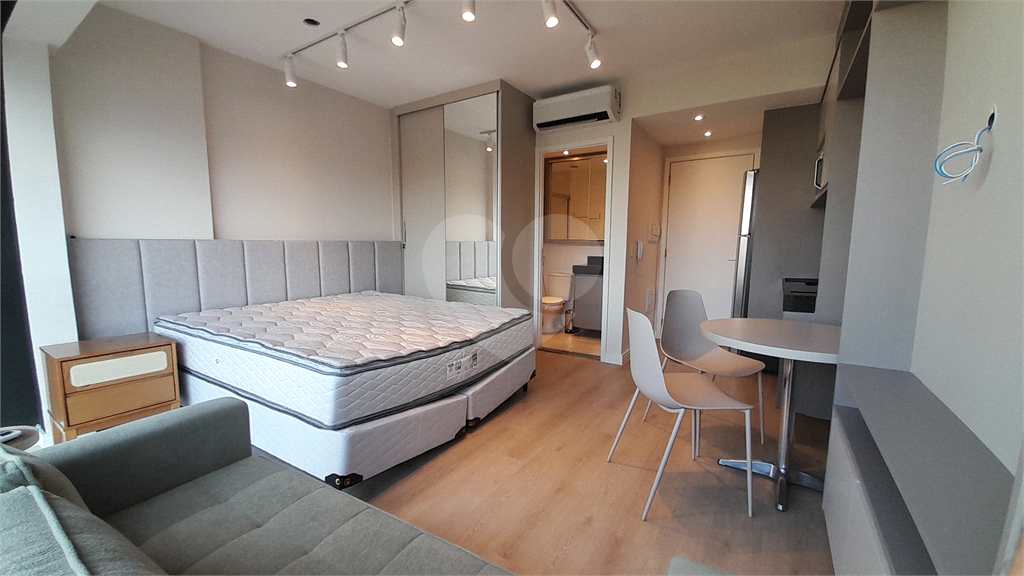Studio Mobiliado de 28m² para Locação em Frente à Estação Oscar Freire
