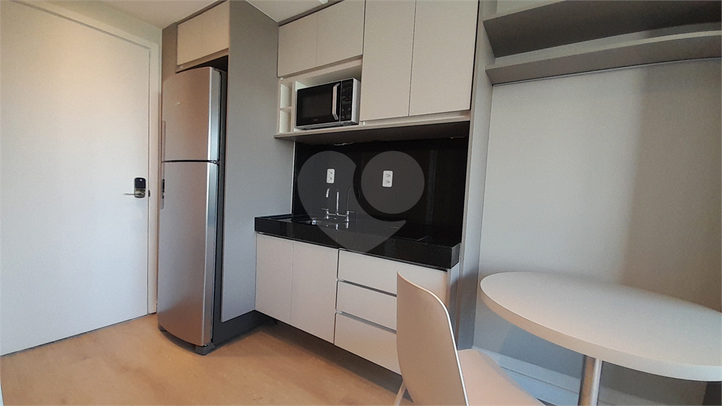 Studio Mobiliado de 28m² para Locação em Frente à Estação Oscar Freire