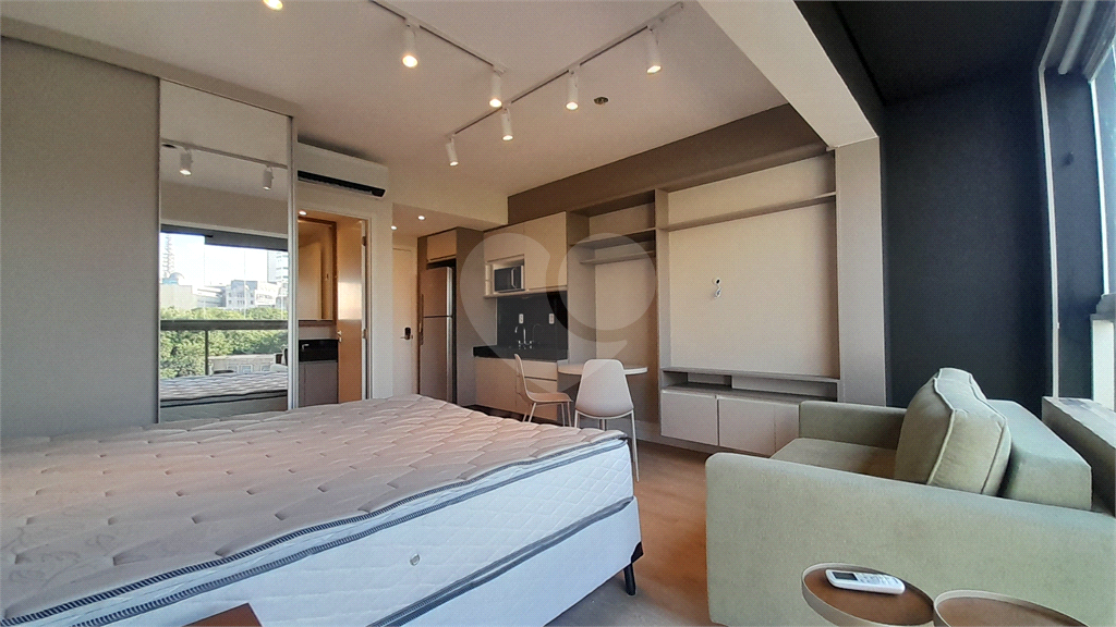 Studio Mobiliado de 28m² para Locação em Frente à Estação Oscar Freire