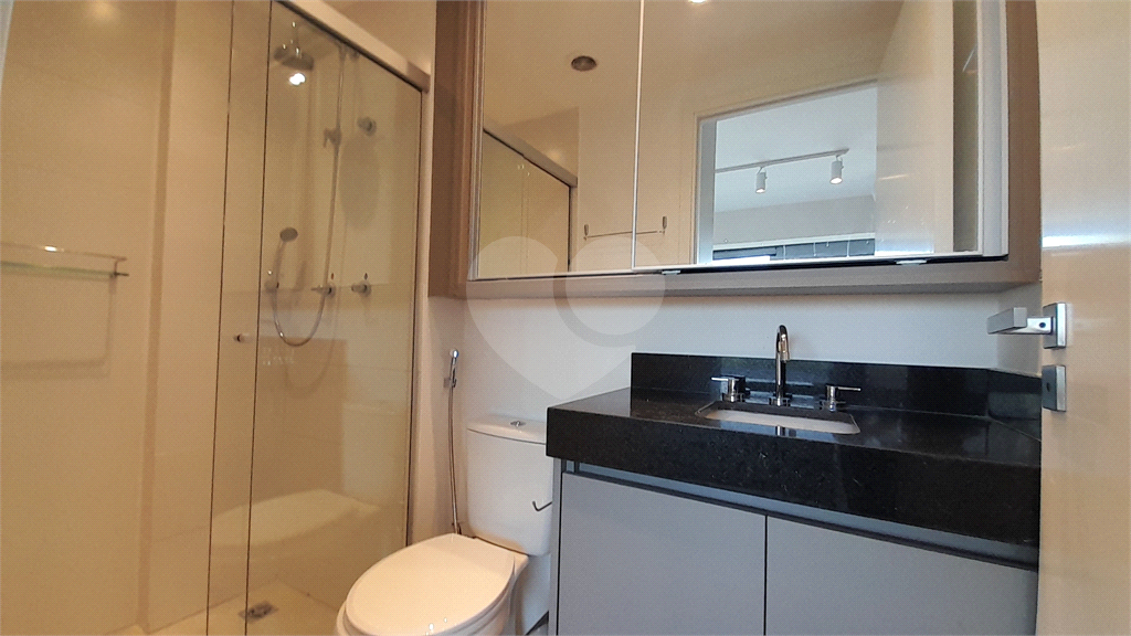 Studio Mobiliado de 28m² para Locação em Frente à Estação Oscar Freire