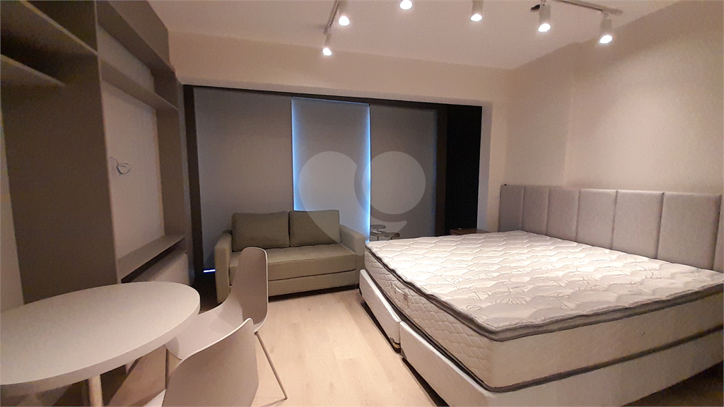 Studio Mobiliado de 28m² para Locação em Frente à Estação Oscar Freire