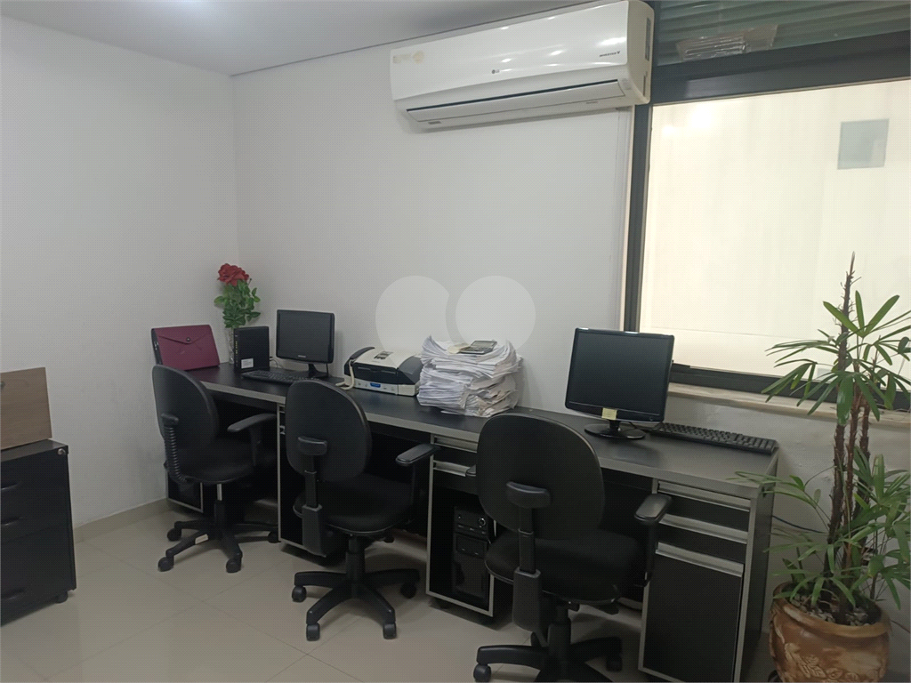 "Oportunidade !!Sala Comercial na Av. Nova Cantareira