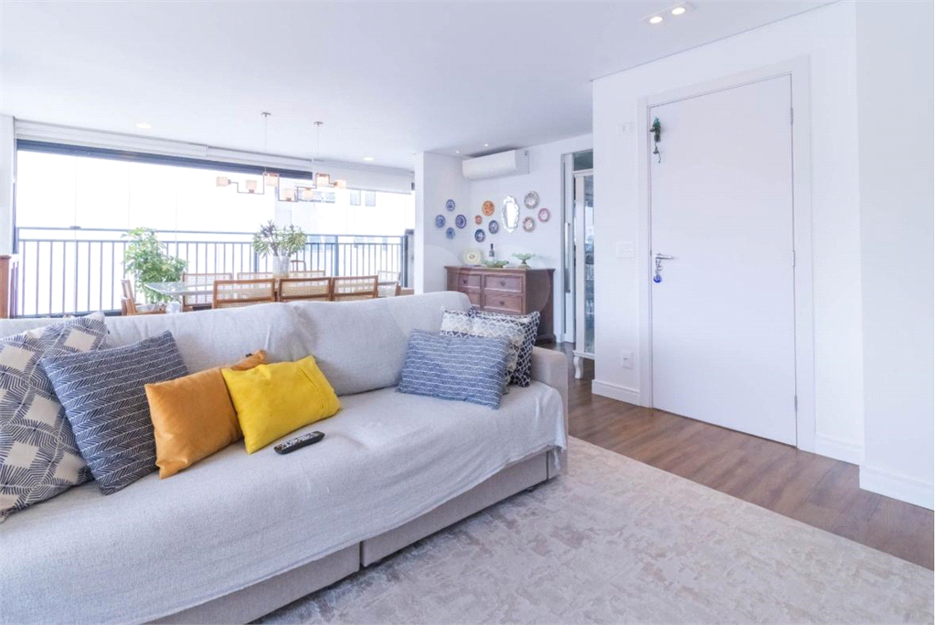 Venda ou Locação. Apartamento  em Pinheiros – 147m², 2 Suítes, 2 Vagas,