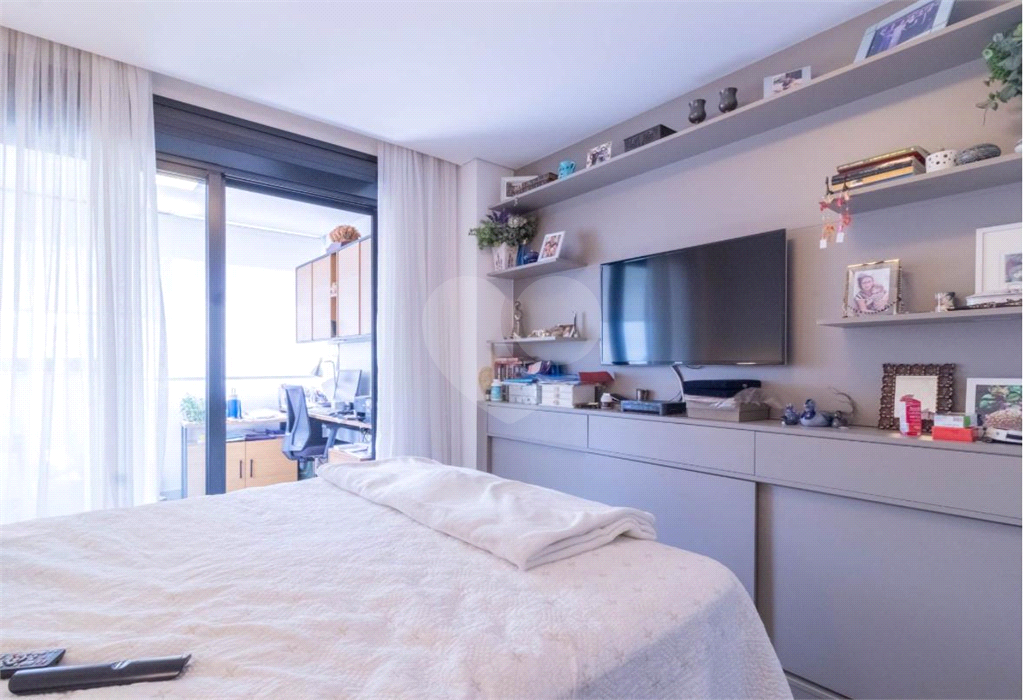 Venda ou Locação. Apartamento  em Pinheiros – 147m², 2 Suítes, 2 Vagas,
