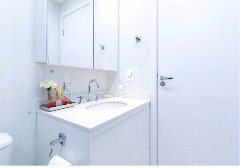 Venda ou Locação. Apartamento  em Pinheiros – 147m², 2 Suítes, 2 Vagas,