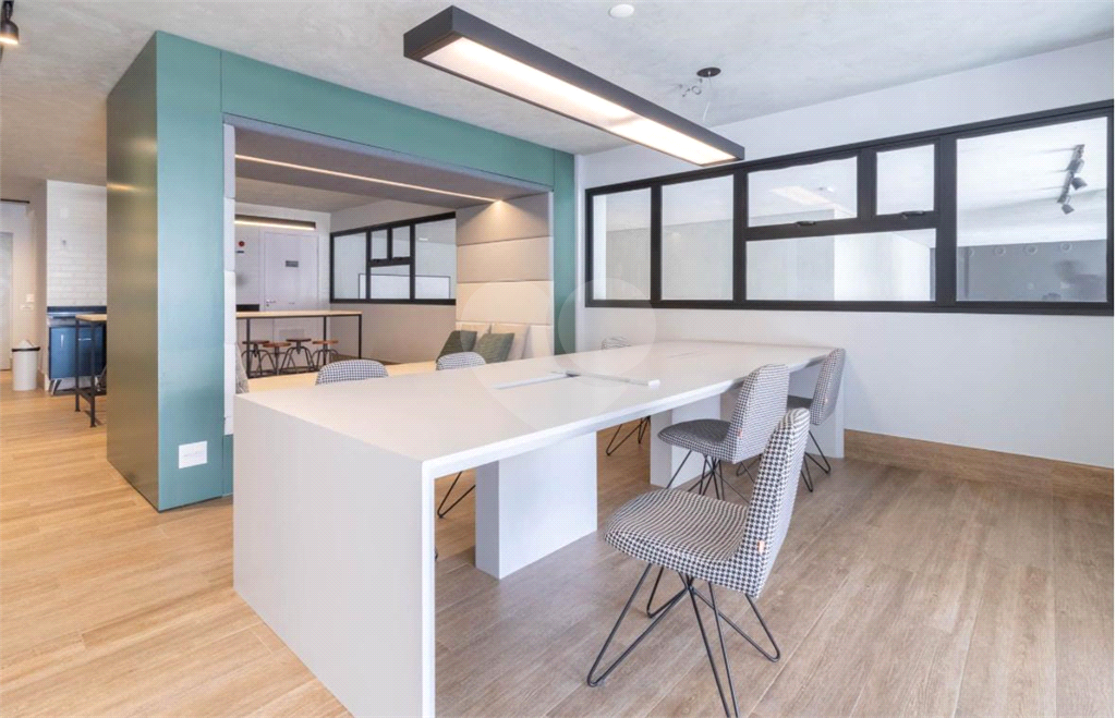 Venda ou Locação. Apartamento  em Pinheiros – 147m², 2 Suítes, 2 Vagas,