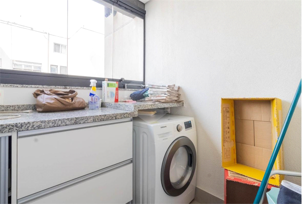 Venda ou Locação. Apartamento  em Pinheiros – 147m², 2 Suítes, 2 Vagas,