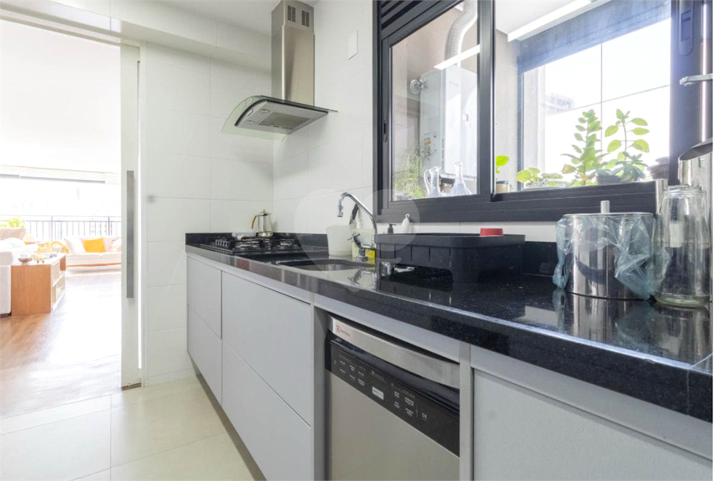 Venda ou Locação. Apartamento  em Pinheiros – 147m², 2 Suítes, 2 Vagas,