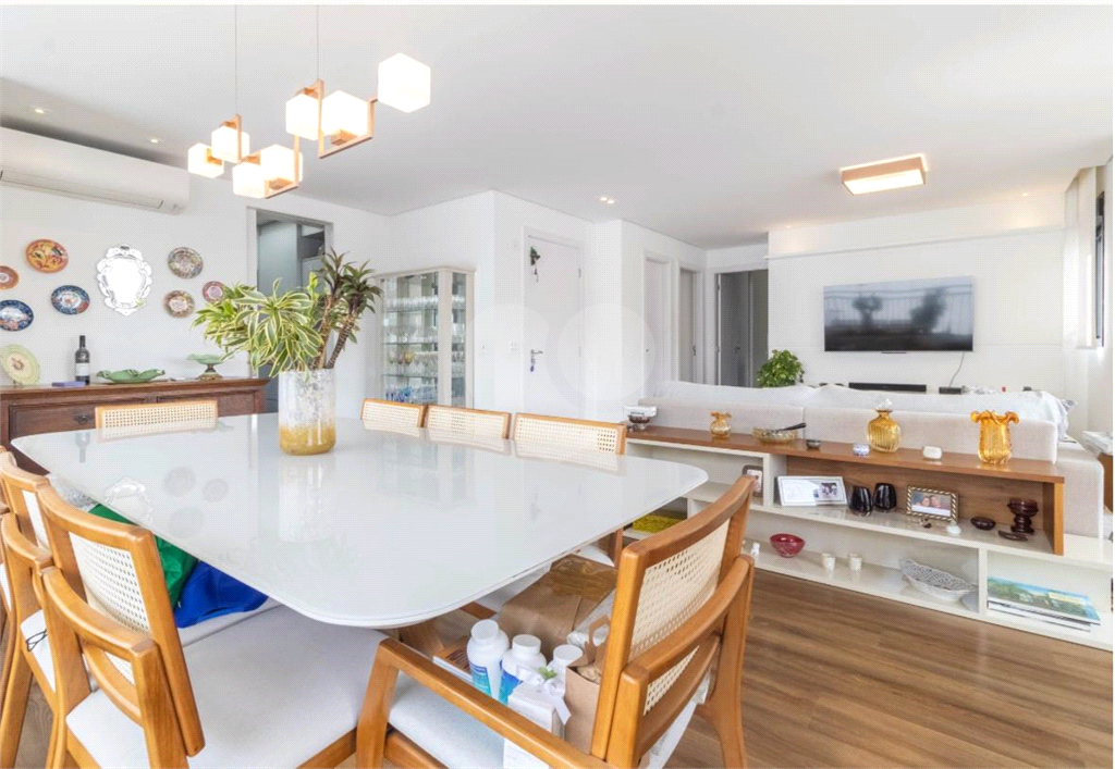 Venda ou Locação. Apartamento  em Pinheiros – 147m², 2 Suítes, 2 Vagas,