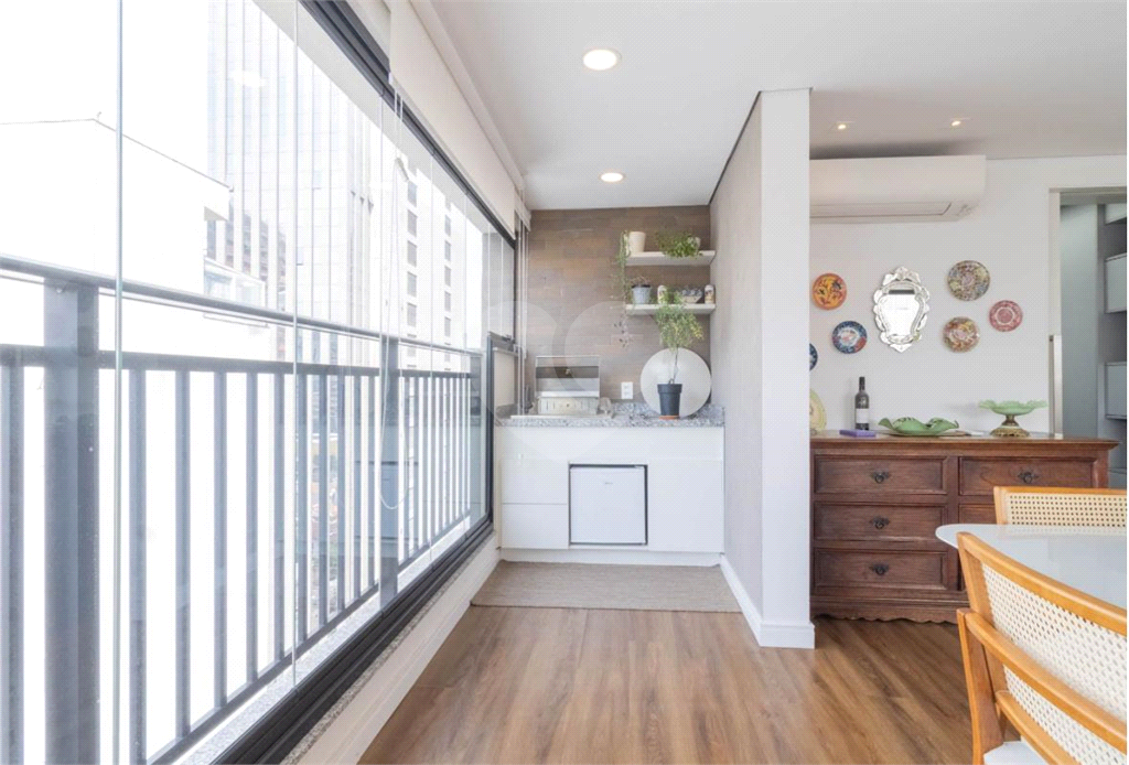 Venda ou Locação. Apartamento  em Pinheiros – 147m², 2 Suítes, 2 Vagas,