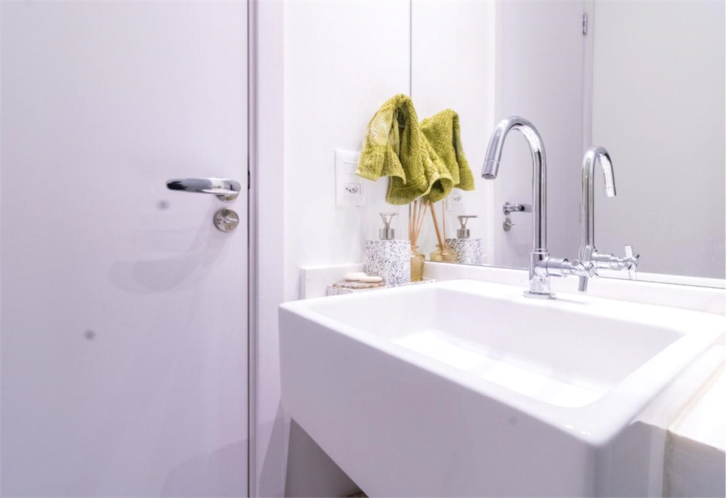Venda ou Locação. Apartamento  em Pinheiros – 147m², 2 Suítes, 2 Vagas,