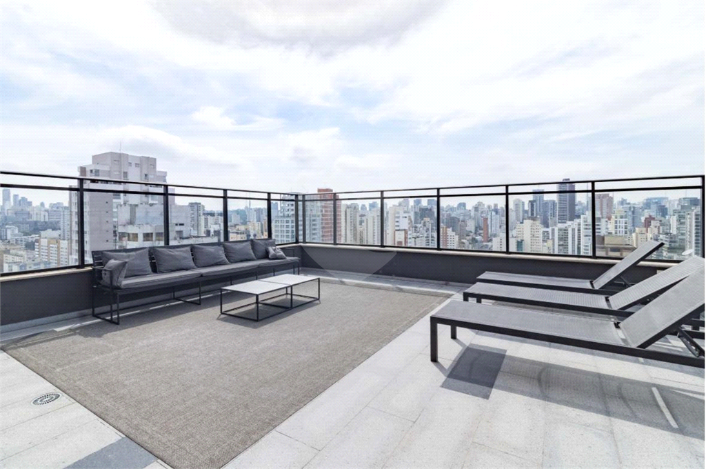 Venda ou Locação. Apartamento  em Pinheiros – 147m², 2 Suítes, 2 Vagas,